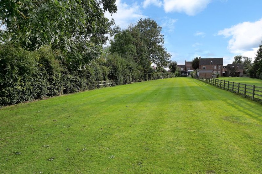 Images for Paddock Lodge, Hirst Road, Chapel Haddlesey