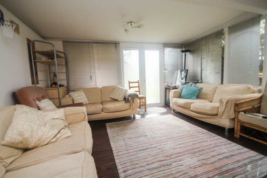 Images for Spacious Ground Floor Flat, Professional Sharers Welcome